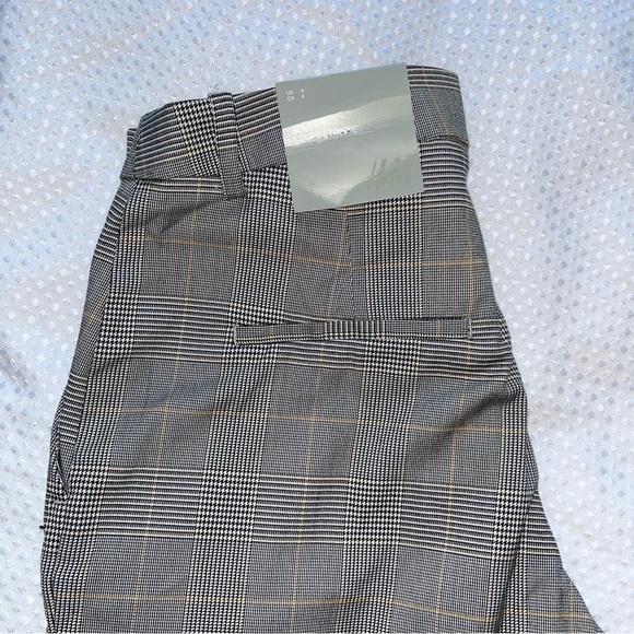 H&M Gray Slim Fit Trousers (1-214) - Picture 2 of 8
